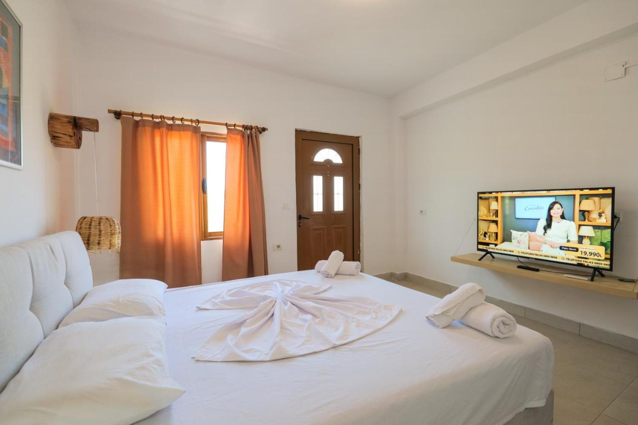 Garden Villa Lake Side & Glamping Ksamil Zewnętrze zdjęcie