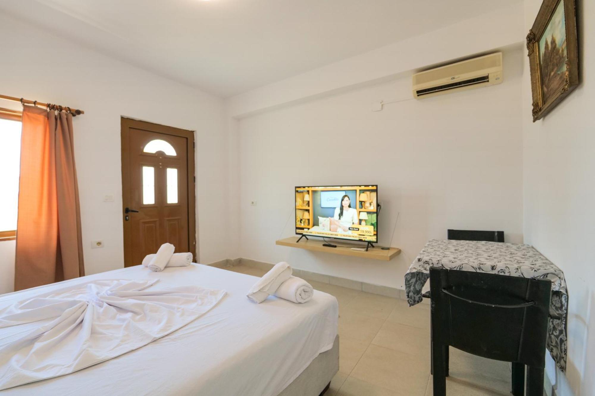 Garden Villa Lake Side & Glamping Ksamil Zewnętrze zdjęcie