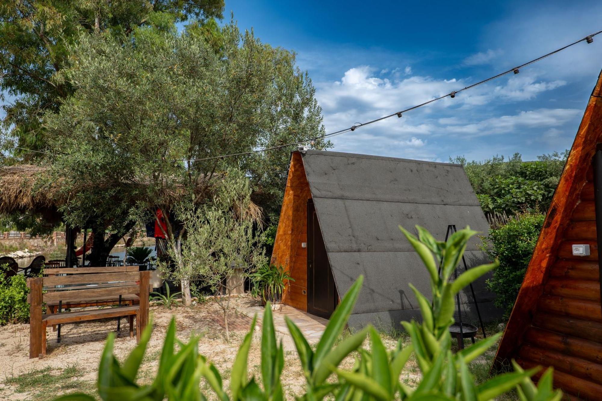Garden Villa Lake Side & Glamping Ksamil Zewnętrze zdjęcie