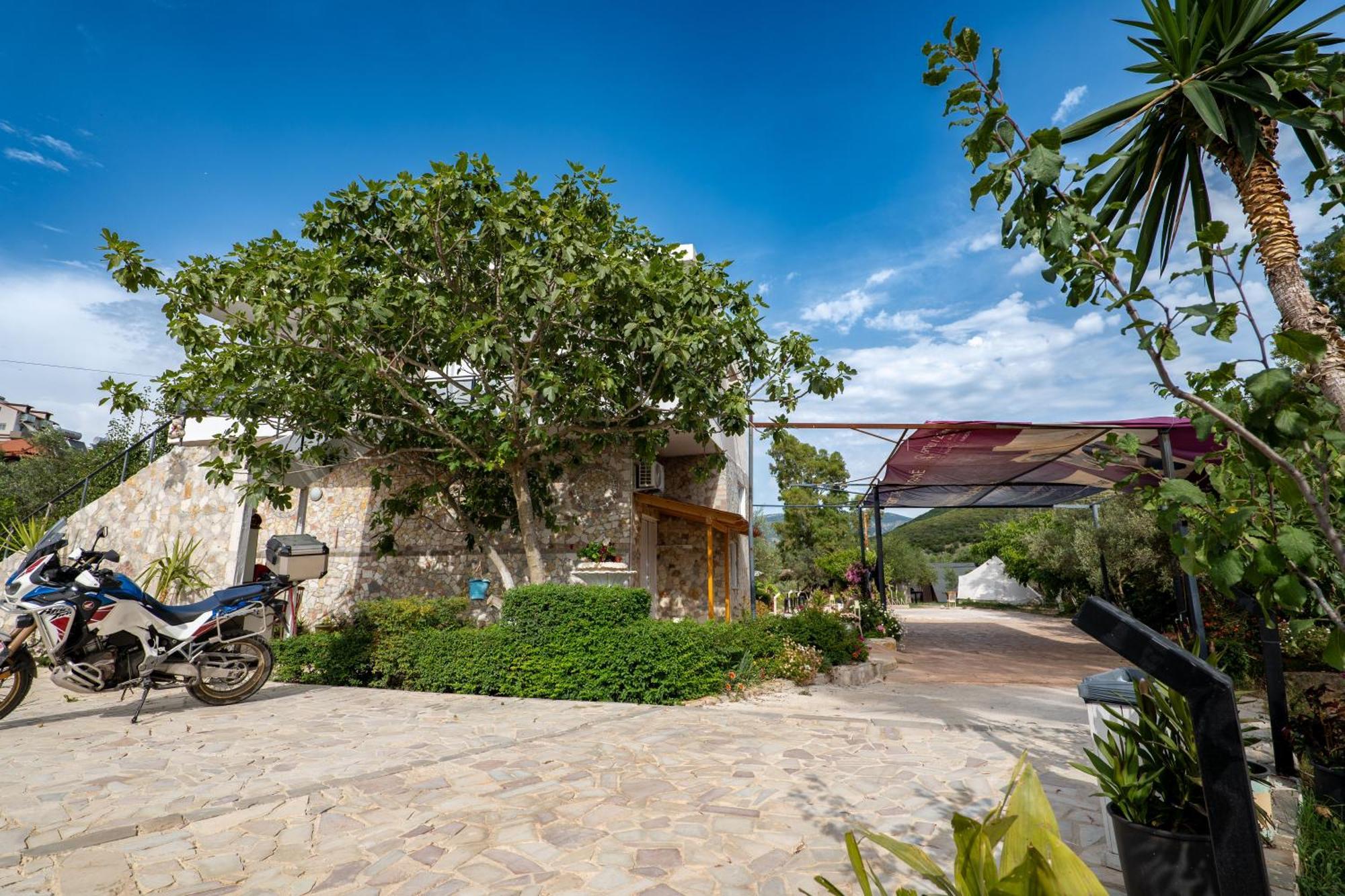 Garden Villa Lake Side & Glamping Ksamil Zewnętrze zdjęcie