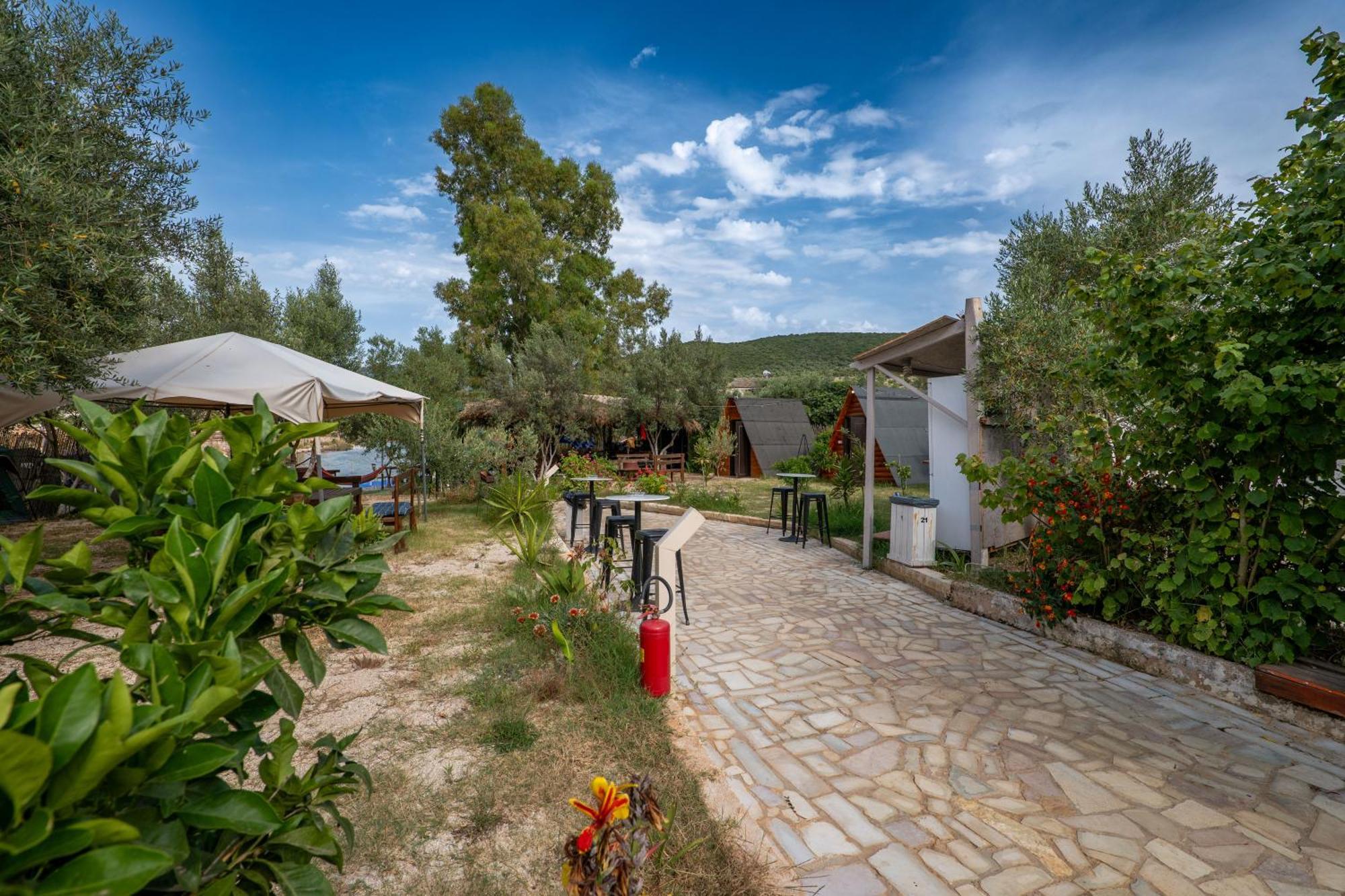 Garden Villa Lake Side & Glamping Ksamil Zewnętrze zdjęcie