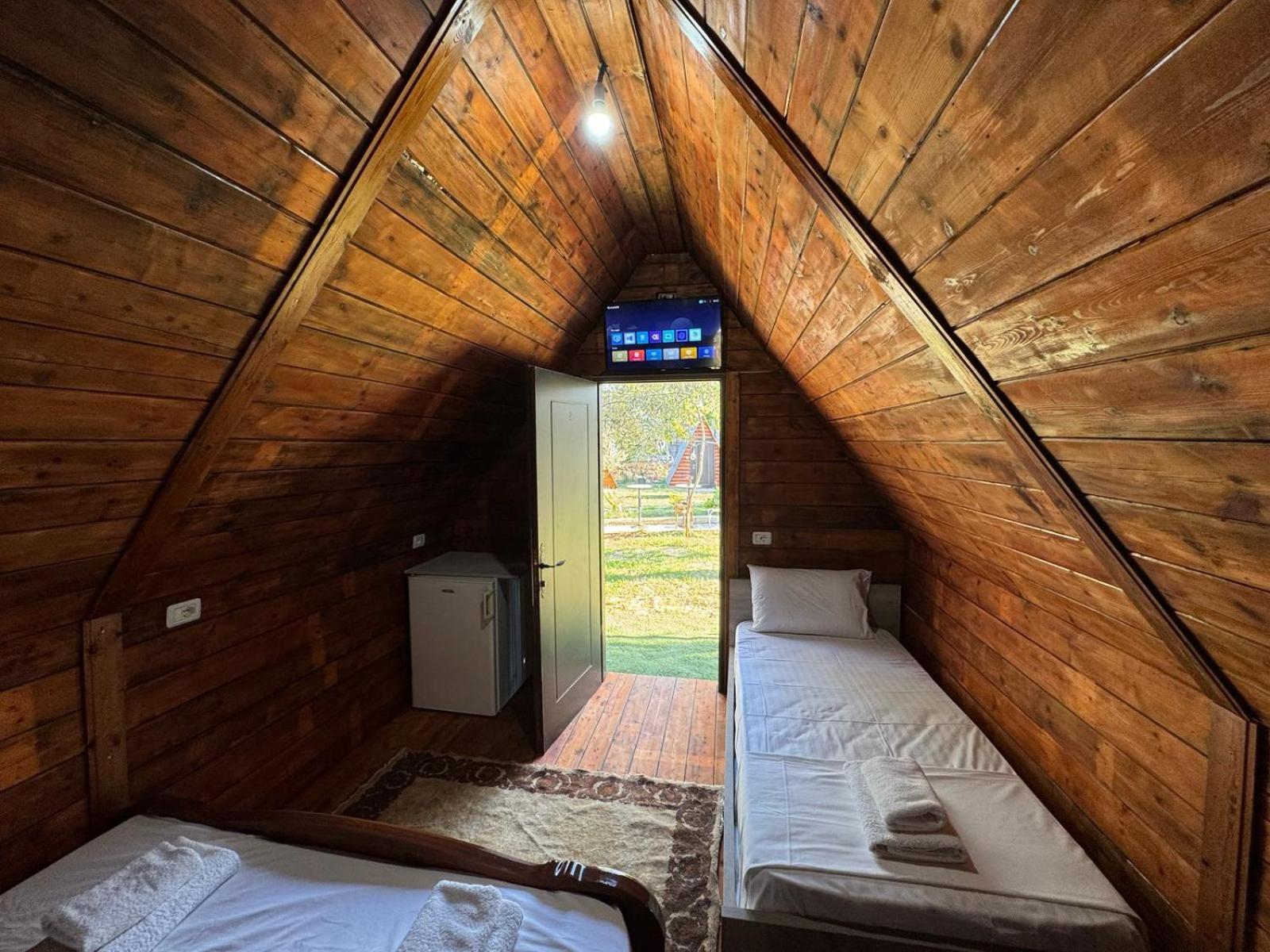 Garden Villa Lake Side & Glamping Ksamil Zewnętrze zdjęcie